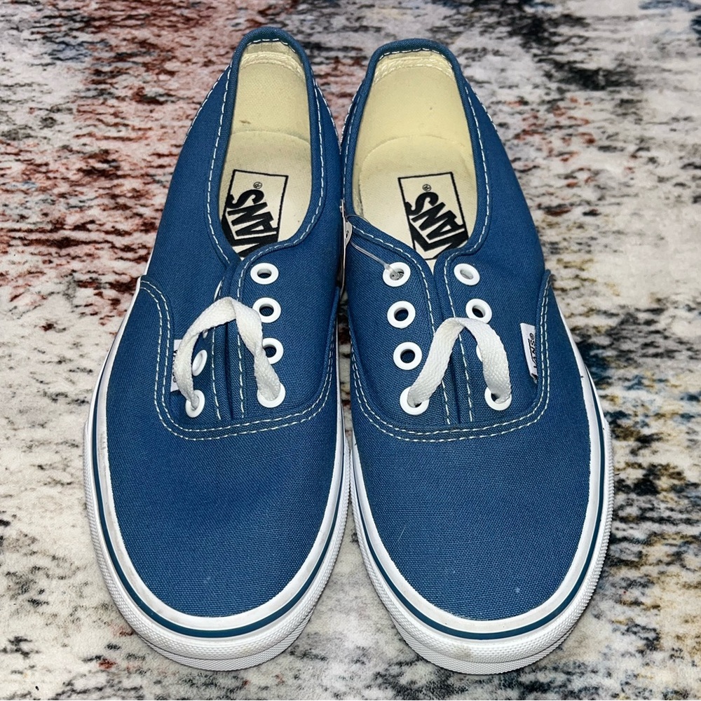 LIKE NEW Women’s Blue Vans (Size 7)